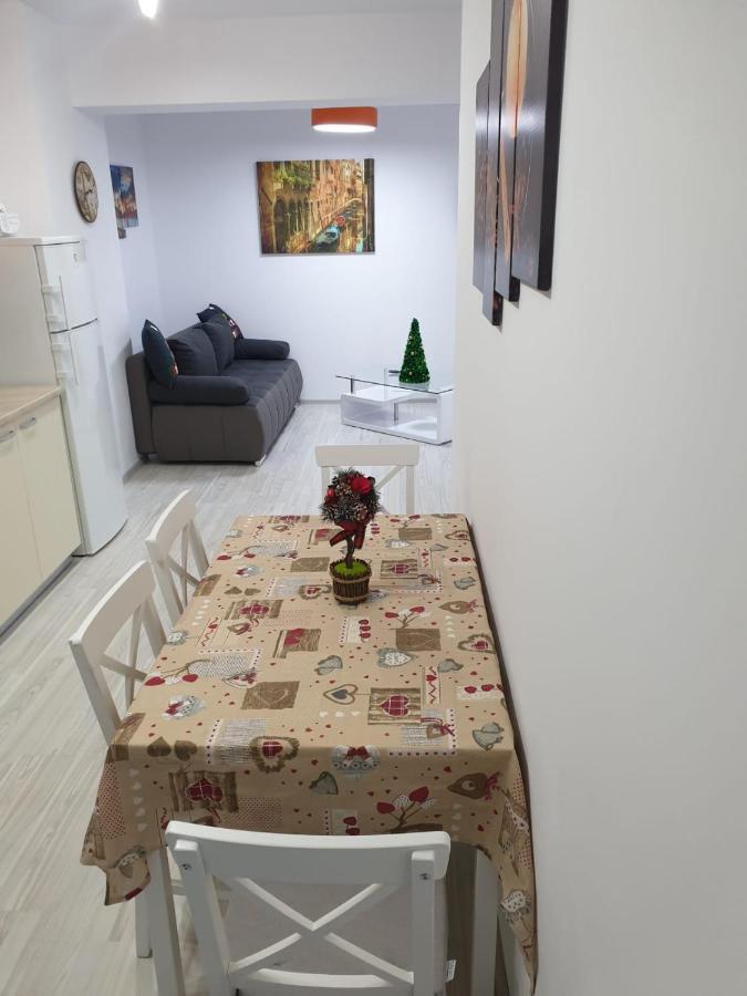 Topaz Central Apartment Bacău Buitenkant foto