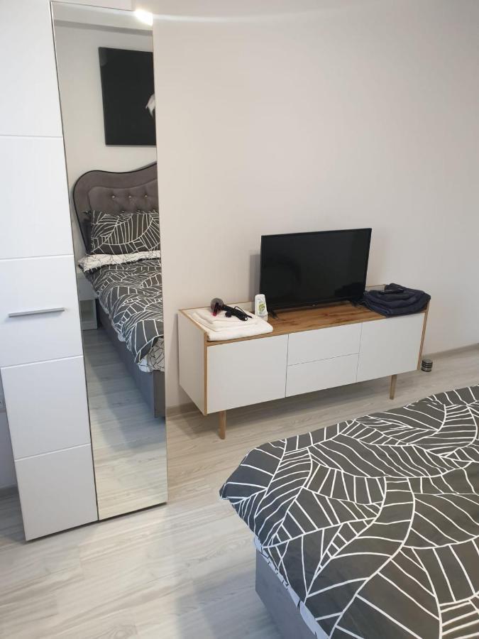Topaz Central Apartment Bacău Buitenkant foto